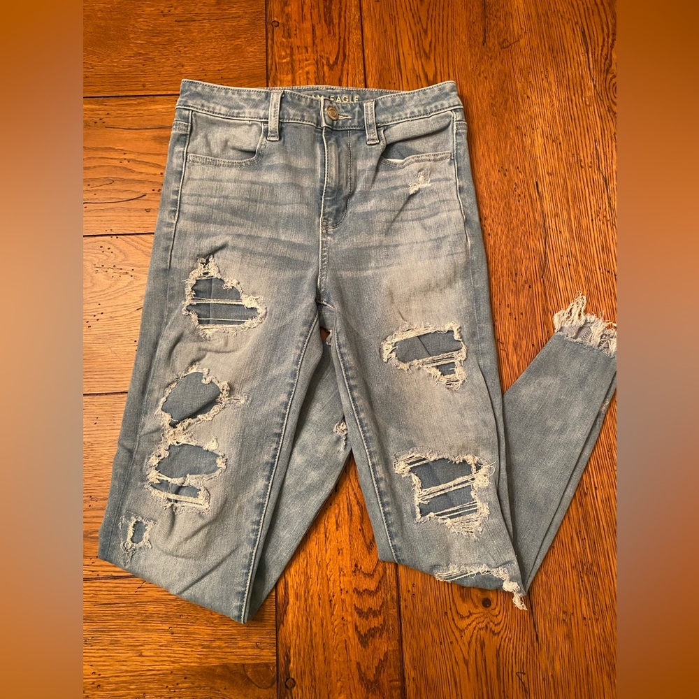 AE AMERICAN EAGLE distressed patch jeans size 4 short